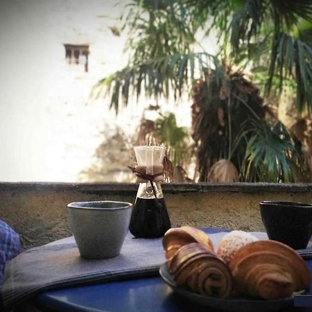 Studio Avec Terrasse Sur Cour, Authentique, Calme Авиньон Екстериор снимка
