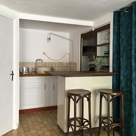Studio Avec Terrasse Sur Cour, Authentique, Calme Авиньон Екстериор снимка