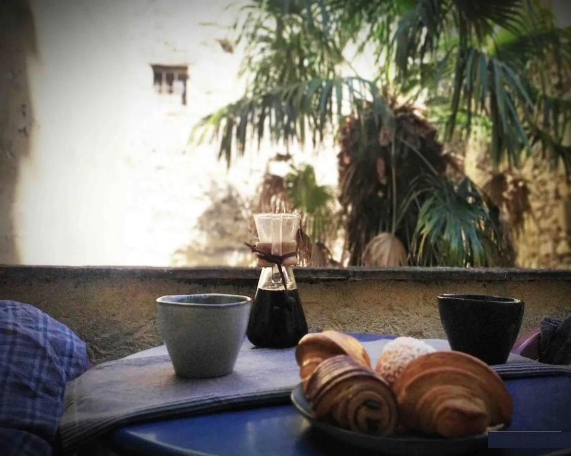 Studio Avec Terrasse Sur Cour, Authentique, Calme Авиньон Екстериор снимка