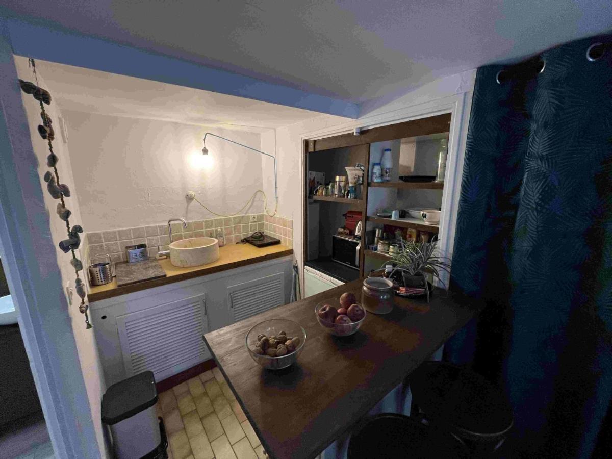 Studio Avec Terrasse Sur Cour, Authentique, Calme Авиньон Екстериор снимка